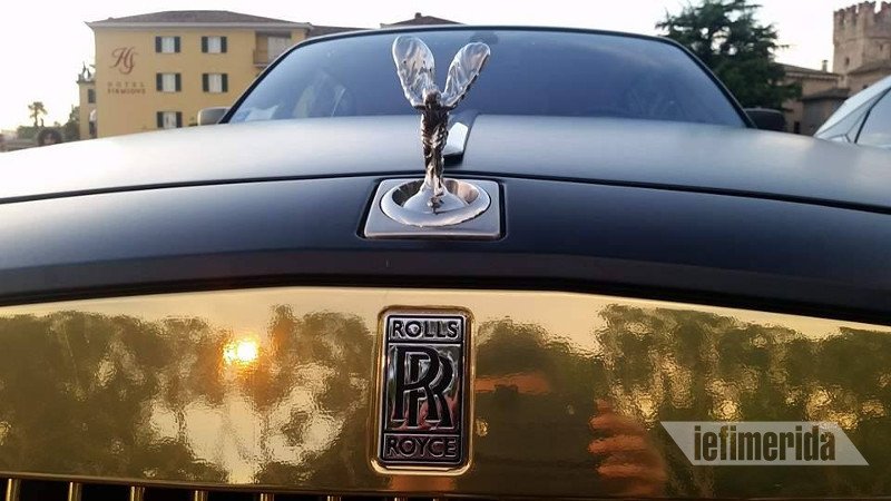 Το iefimerida στη Via Monte Napoleone: Οίκοι μόδας και αυτοκίνητα εκατομμυρίων [εικόνες] | iefimerida.gr 23