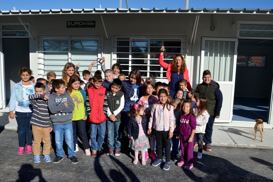 Λέσβος: Ξαναχτύπησε το κουδούνι στο σχολείο της Βρίσας -Είχε καταστραφεί από τον σεισμό [εικόνες] | iefimerida.gr 1