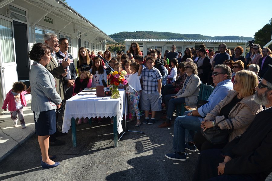 Λέσβος: Ξαναχτύπησε το κουδούνι στο σχολείο της Βρίσας -Είχε καταστραφεί από τον σεισμό [εικόνες] | iefimerida.gr 0