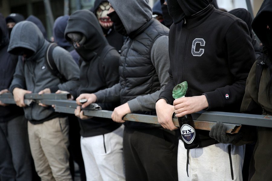 Κουκουλοφόροι διέλυσαν τα πάντα το πρωί της Τετάρτης στο κέντρο της Αθήνας [εικόνες & βίντεο] | iefimerida.gr 3