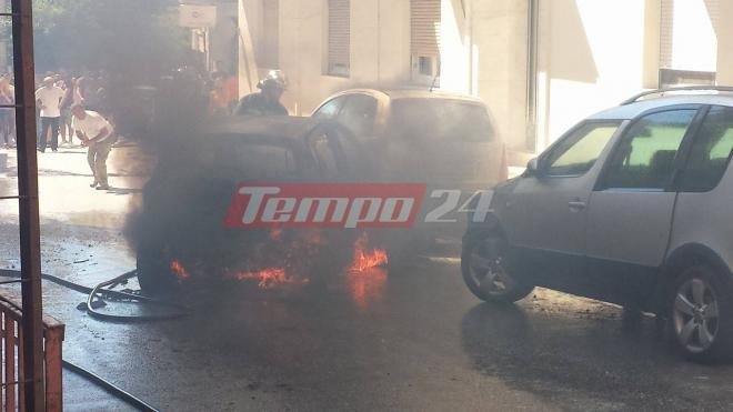 Πάτρα: Τσακώθηκαν και έβαλε φωτιά σε αυτοκίνητο συγγενή του- Κάηκαν δύο ακόμα οχήματα [εικόνες&βίντεο] | iefimerida.gr 0