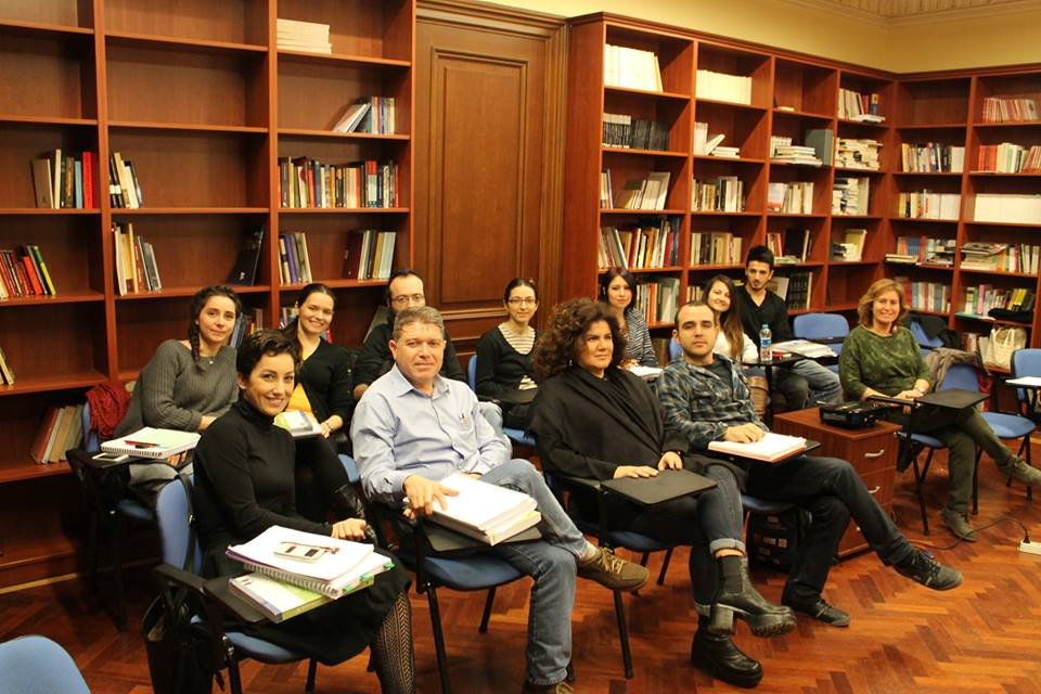 Η περίφημη Ιστικλάλ της Κωνσταντινούπολης μαθαίνει να μιλάει ελληνικά και ταξιδεύει κάθε μέρα στον πολιτισμό μας [εικόνες] | iefimerida.gr 2