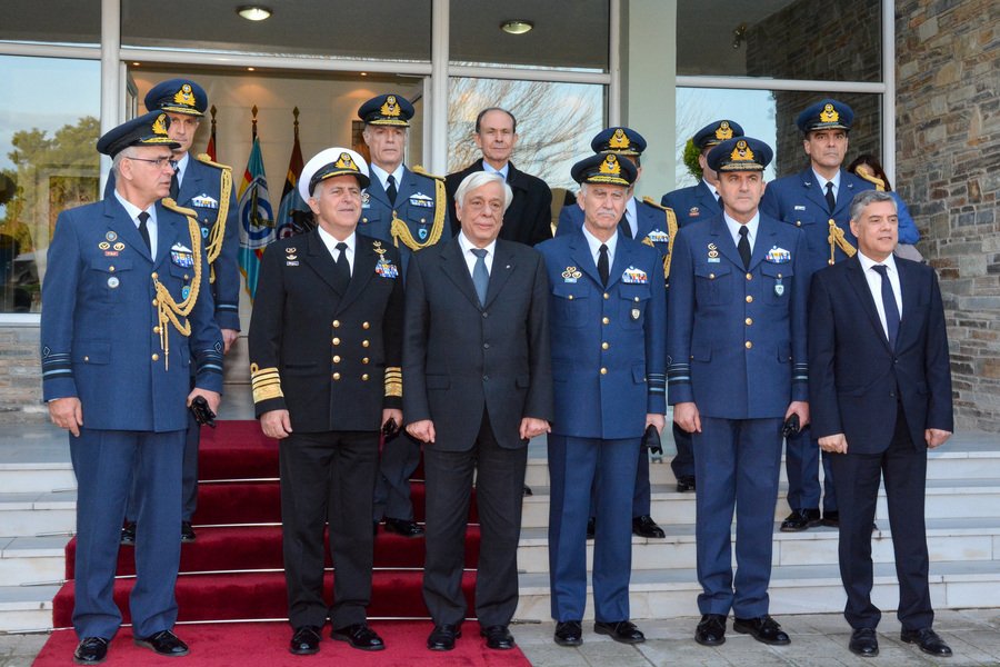 Μήνυμα Παυλόπουλου σε Σκόπια: Ξεχάστε το ΝΑΤΟ αν δεν εξαλείψετε τους αλυτρωτισμούς [βίντεο] | iefimerida.gr 1