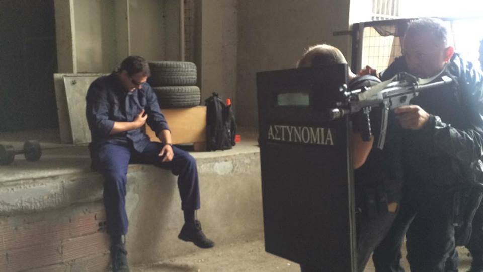 Ασκηση της ΕΛ.ΑΣ.: Εισβολή ενόπλου σε σούπερ μάρκετ, τραυματισμοί πολιτών [εικόνες & βίντεο] | iefimerida.gr 3