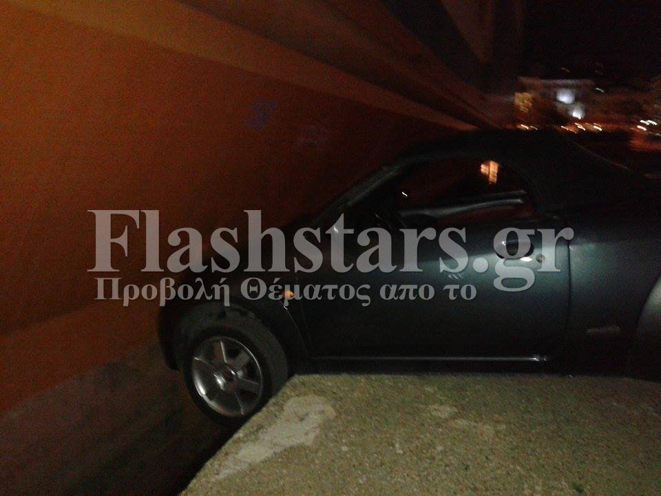 Ξέχασε να τραβήξει χειρόφρενο και το αμάξι του... πήρε το πλοίο [εικόνες] | iefimerida.gr 0