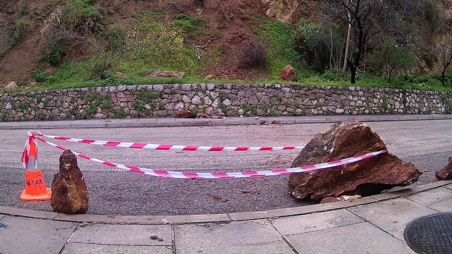 Ναύπλιο: Κατολίσθηση βράχων κάτω από το Παλαμήδι [εικόνες & βίντεο] | iefimerida.gr 1