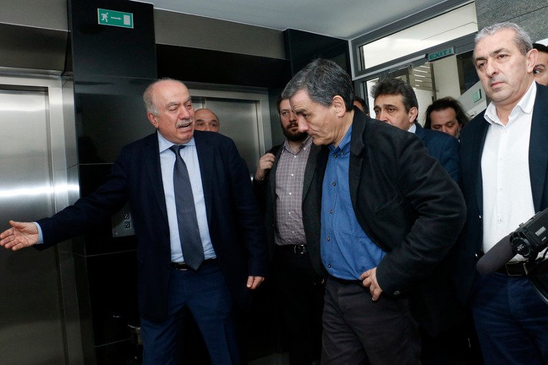 Στην Παγκρήτια Τράπεζα και τη Συνεταιριστική Χανιών ο Τσακαλώτος | iefimerida.gr 0