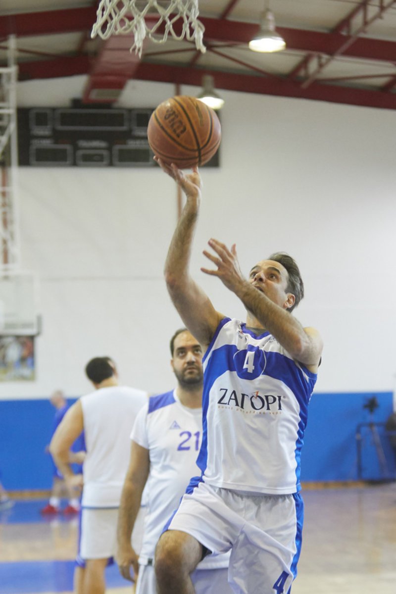 Ο Κυριάκος Μητσοτάκης έπαιξε μπάσκετ με βουλευτές για καλό σκοπό [εικόνες] | iefimerida.gr 8