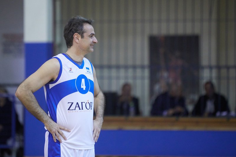 Ο Κυριάκος Μητσοτάκης έπαιξε μπάσκετ με βουλευτές για καλό σκοπό [εικόνες] | iefimerida.gr 6