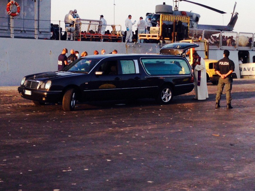 Νέα τραγωδία στη Λαμπεντούζα: Τρία ναυάγια με νεκρούς μετανάστες μέσα σε τρεις ημέρες [εικόνες] | iefimerida.gr 3