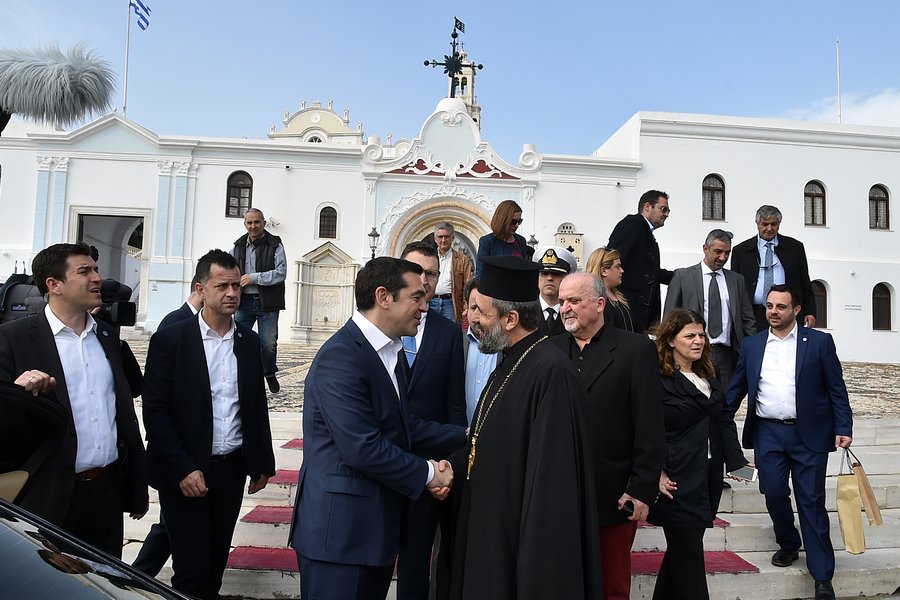Στην Παναγία της Τήνου ο Τσίπρας [εικόνες] | iefimerida.gr 0
