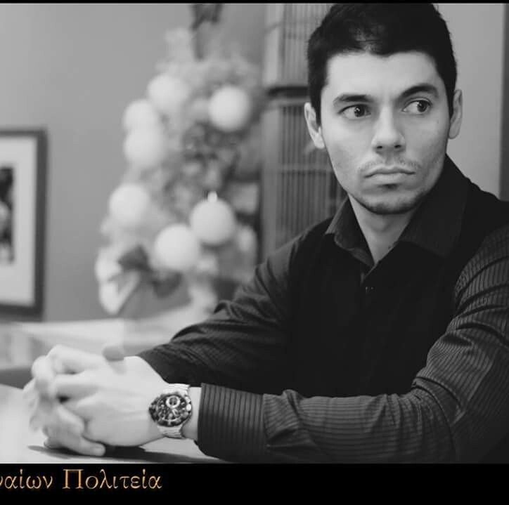 «Ηταν φοβερό παιδί, χαμηλών τόνων, με ένα λαμπρό μυαλό» -Φίλοι του Γιώργου Βακάκη μιλούν για τον ξαφνικό χαμό του | iefimerida.gr 0