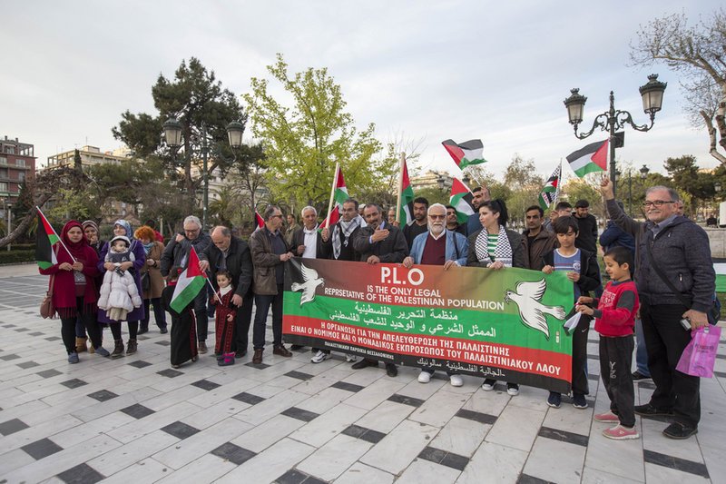 Θεσσαλονίκη: Καθιστική διαμαρτυρία Παλαιστίνιων -Για τα γεγονότα στη Λωρίδα της Γάζας [εικόνες] | iefimerida.gr 0
