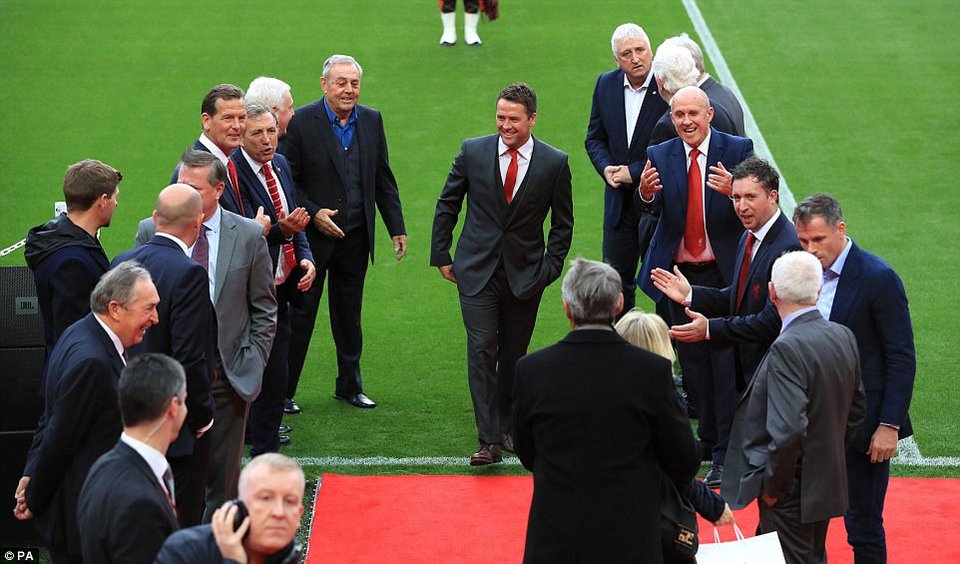 Η Λίβερπουλ τίμησε τον Κένι Νταγκλίς -Εδωσε το όνομά του στην κεντρική κερκίδα του «Ανφιλντ» [εικόνες & βίντεο] | iefimerida.gr 1