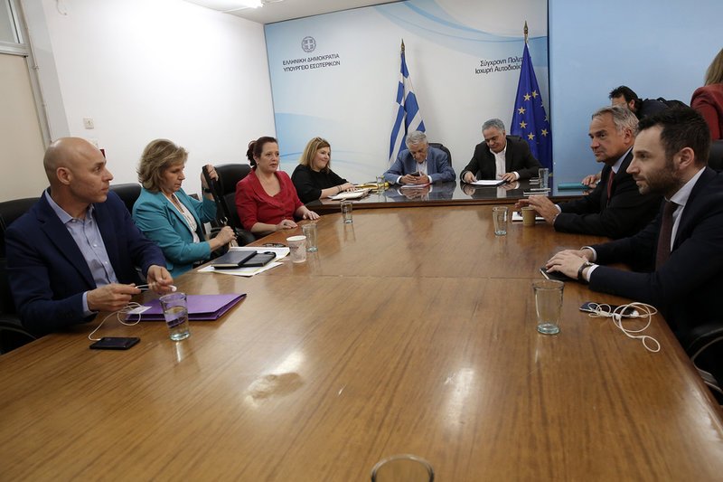 ΝΔ-ΚΙΝΑΛ: Ναι στο σπάσιμο της Β' Αθήνας, αν δώσετε ψήφο στους αποδήμους | iefimerida.gr 2
