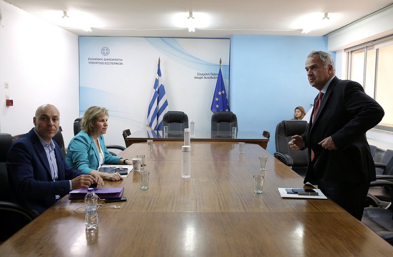 ΝΔ-ΚΙΝΑΛ: Ναι στο σπάσιμο της Β' Αθήνας, αν δώσετε ψήφο στους αποδήμους | iefimerida.gr 3