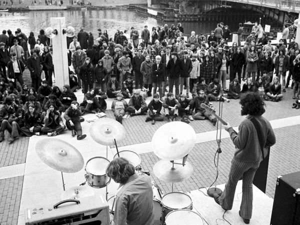 Σπάνια στιγμιότυπα από την πρώτη μέρα της Γης: Έτσι γιόρτασαν στις 22 Απριλίου 1970 [εικόνες] | iefimerida.gr 3