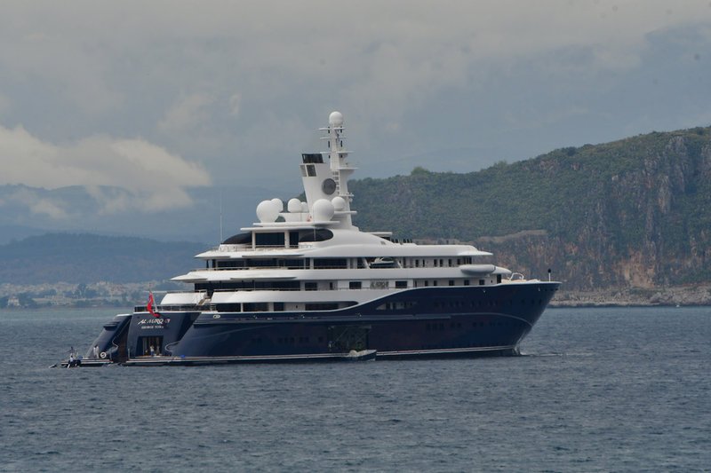 «Μυστική» επίσκεψη του σεΐχη του Κατάρ στο Ναύπλιο -Εφτασε με την πολυτελή θαλαμηγό του [εικόνες] | iefimerida.gr 2