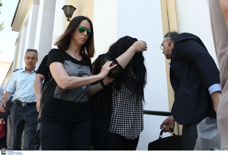 Αυτή είναι η 19χρονη που γέννησε και δολοφόνησε το βρέφος στην Πετρούπολη | iefimerida.gr 2