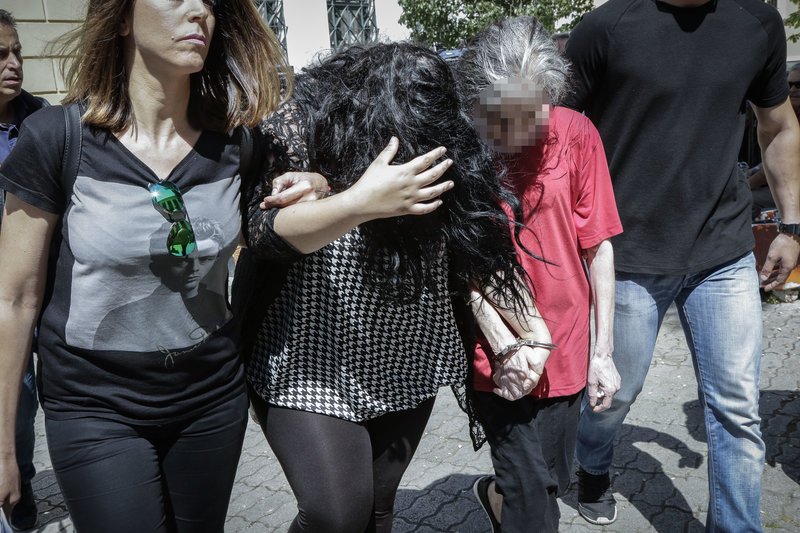 Αυτή είναι η 19χρονη που γέννησε και δολοφόνησε το βρέφος στην Πετρούπολη | iefimerida.gr 0