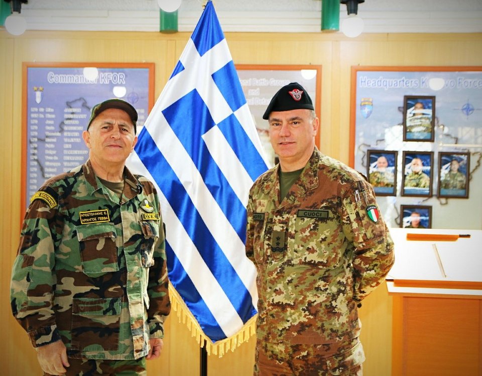 Την ελληνική δύναμη στο Κοσσυφοπέδιο επισκέφτηκε ο αρχηγός ΓΕΕΘΑ [εικόνες] | iefimerida.gr 2