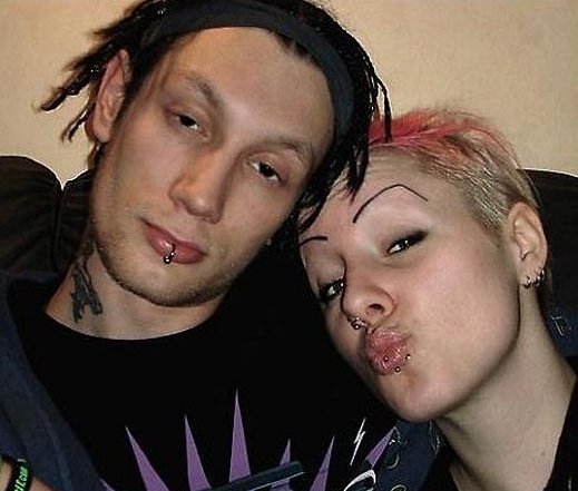 Κανίβαλος αρραβωνιάστηκε αιμοσταγή δολοφόνο- σατανίστρια [εικόνες] | iefimerida.gr 0