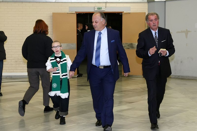 Ο μικρός Τζέι, φίλος του Γιώργου Σαμαρά, στην Ελλάδα στα βραβεία του ΠΣΑΤ [εικόνες] | iefimerida.gr 5