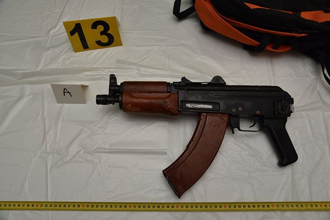 Φωτογραφίες μέσα από το κρησφύγετο του Πετρακάκου: Είχε κρυμμένο ένα ολόκληρο οπλοστάσιο [εικόνες] | iefimerida.gr 0