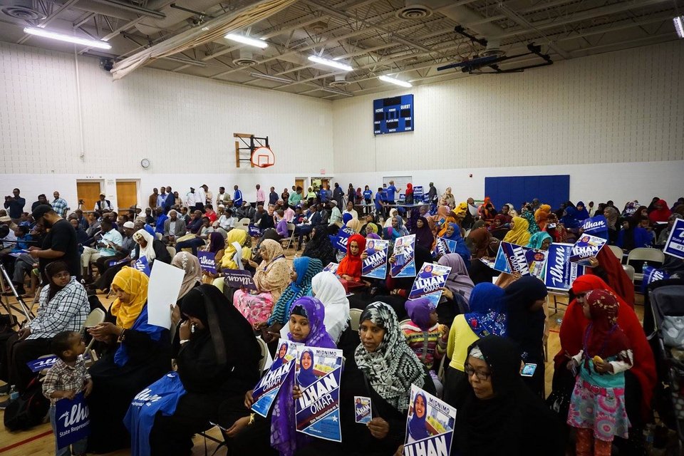 Μια γοητευτική μουσουλμάνα με μαντίλα στη Βουλή της Μινεσότα [εικόνες] | iefimerida.gr 2