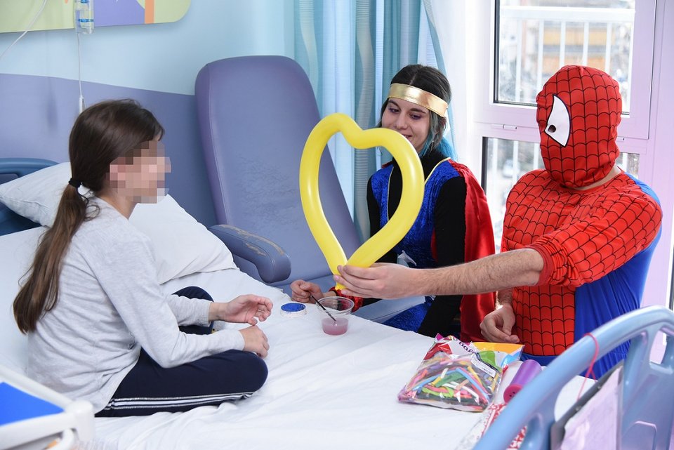 Αποκριάτικη γιορτή-έκπληξη από τον ΟΠΑΠ στα παιδιατρικά νοσοκομεία -Δώρα και χαμόγελα στα παιδιά [εικόνες & βίντεο] | iefimerida.gr 3