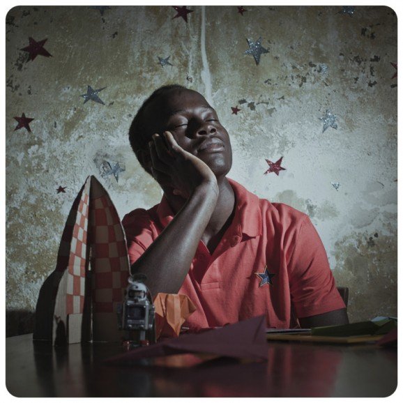 Το τρελό σχέδιο της Ζάμπια να κατακτήσει το διάστημα έδωσε έμπνευση σε μία φωτογράφο [εικόνες] | iefimerida.gr 1