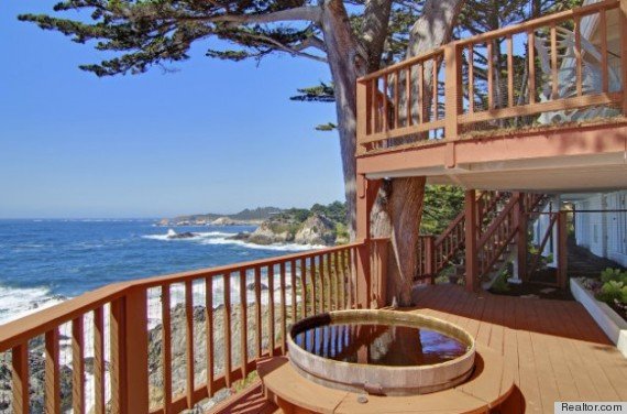 Στο σφυρί βγαίνει το παραθαλάσσιο «καταφύγιο» της Σάρον Στόουν στο «Βασικό Ενστικτο» [εικόνες] | iefimerida.gr 1