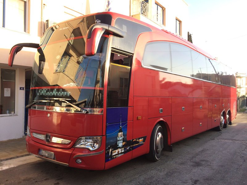 Eκρυψαν παράνομους μετανάστες σε κρύπτη στο χώρο αποσκευών λεωφορείου στη Θεσσαλονίκη [εικόνες] | iefimerida.gr 0