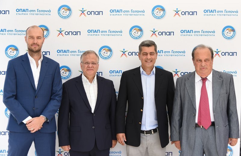 Πετρ Ματεγιόφσκι, Chief Customer Officer ΟΠΑΠ, Κωνσταντίνος Γιαννόπουλος, Πρόεδρος οργανισμού Το Χαμόγελο του Παιδιού, Οδυσσέας Χριστοφόρου, Επικεφαλής Εταιρικών και Ρυθμιστικών Υποθέσεων ΟΠΑΠ, Γιώργος Μπεκιάρης, εντεταλμένος Δημοτικός Σύμβουλος για θέματα Υγείας Δήμου Περιστερίου