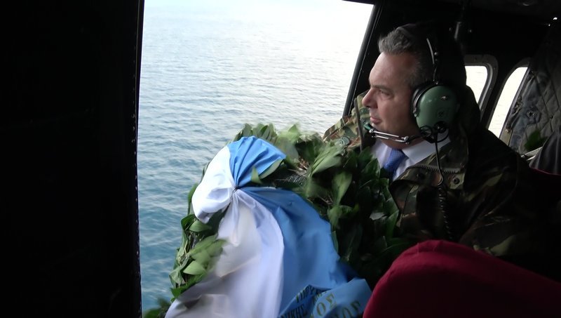 Ο Καμμένος παραιτήθηκε και πήγε... Ιμια -Σόου με το ελικόπτερο [εικόνα] | iefimerida.gr 2