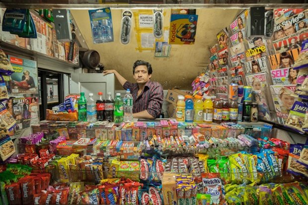 Πορτέτα μικροκαταστηματαρχών από ολόκληρο τον κόσμο: Αντιστέκονται στην επέλαση των Mall [εικόνες]  | iefimerida.gr 2