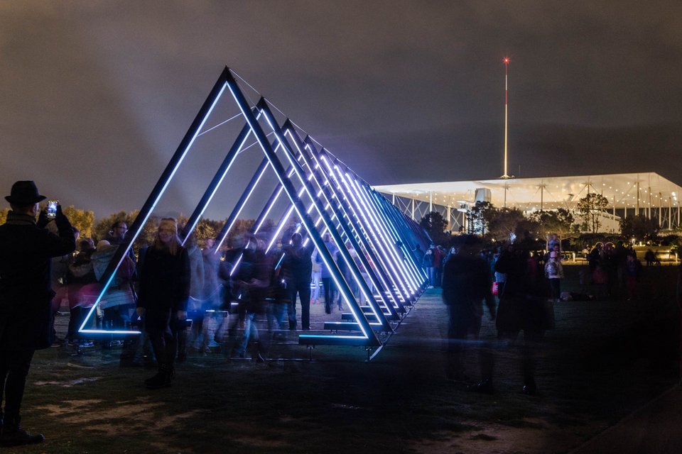 Φεστιβάλ φωτός και διαδραστικές εγκαταστάσεις στο Κέντρο Πολιτισμού Ιδρυμα Νιάρχος [εικόνες]   | iefimerida.gr 9