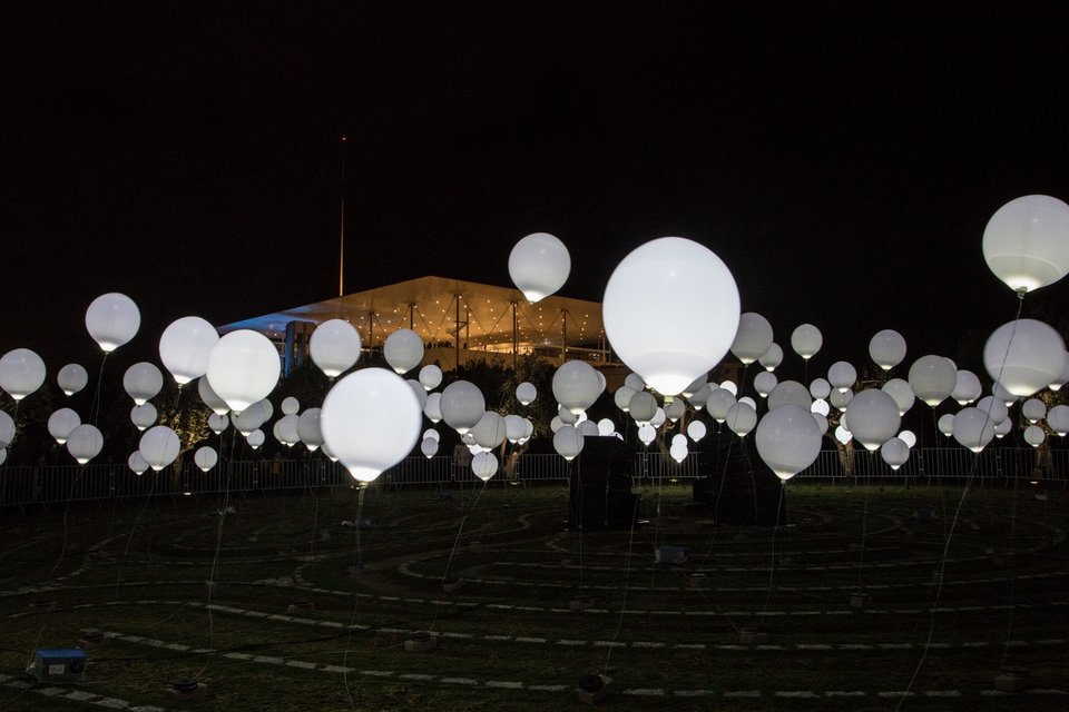 Φεστιβάλ φωτός και διαδραστικές εγκαταστάσεις στο Κέντρο Πολιτισμού Ιδρυμα Νιάρχος [εικόνες]   | iefimerida.gr 11