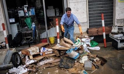Χάος στην Ιταλία από την κακοκαιρία: Δύο αγνοούμενοι -Κατέρρευσε το σπίτι τους σαν χάρτινος πύργος [βίντεο & εικόνες] | iefimerida.gr 9
