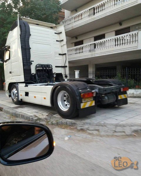 Επικό παρκάρισμα νταλίκας στη Θεσσαλονίκη -Σαρώνει στο Facebook η φωτογραφία [εικόνα] | iefimerida.gr 0