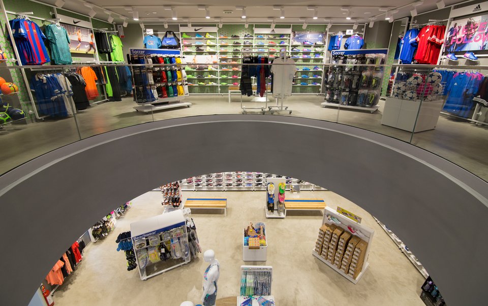 H INTERSPORT αλλάζει σελίδα - Σε καλωσορίζει στο 50-ό κατάστημά της | iefimerida.gr 1