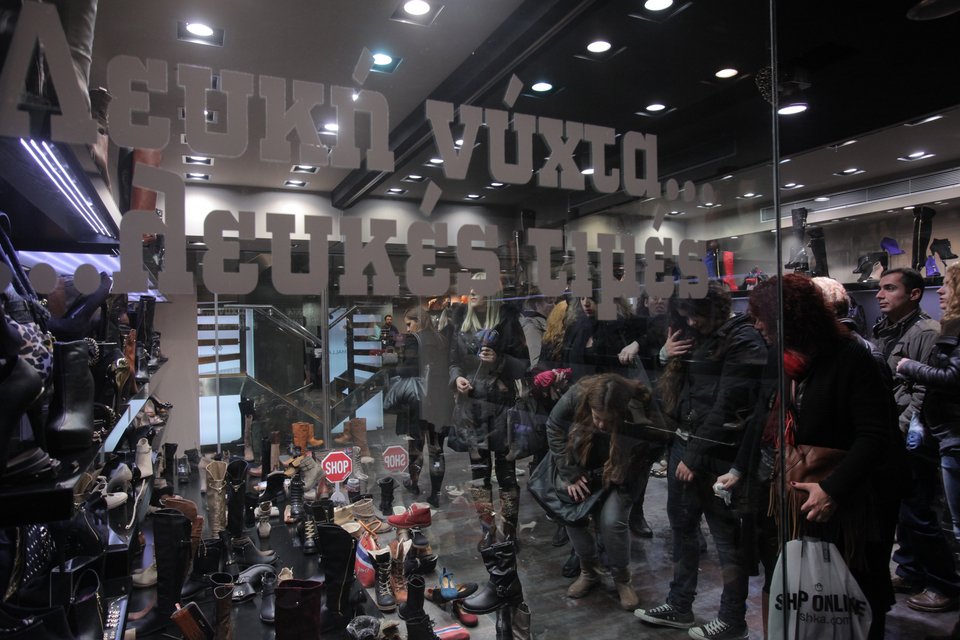 Πλημμύρισε με κόσμο το κέντρο στη «Λευκή νύχτα» της Αθήνας [εικόνες] | iefimerida.gr 0