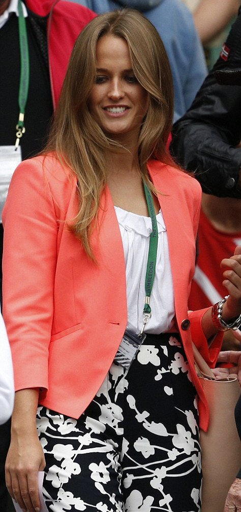 Crash test: Η ηλιοκαμμένη αγαπημένη του Μάρεϊ κόντρα στην Πολωνή του Playboy, που βγαίνει με τον Γιάνοβιτς [εικόνες] | iefimerida.gr 0