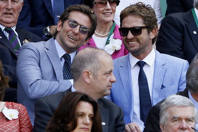 O Mπράντλεϊ Κούπερ και ο Τζέραρντ Μπάτλερ «χαριεντίζονται» στα επίσημα του Ουίμπλεντον [εικόνες] | iefimerida.gr 6