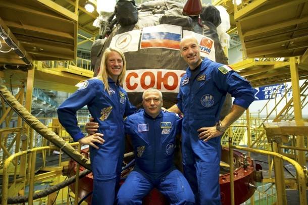 Αλλαγή πληρώματος στο Διεθνή Διαστημικό Σταθμό: Εφτασαν οι νέοι αστροναύτες [εικόνες + βίντεο] | iefimerida.gr 0