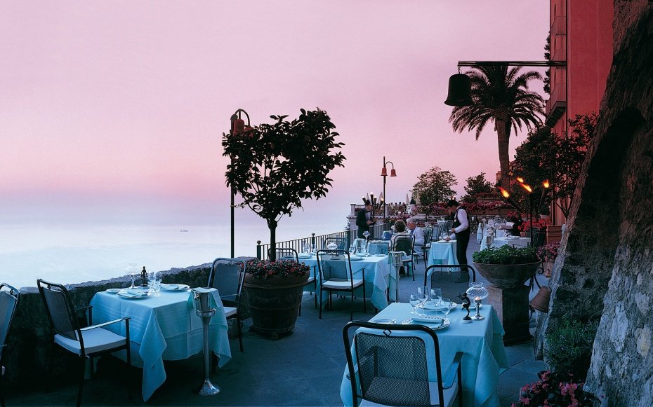 Τα εστιατόρια με την πιο όμορφη θέα στον κόσμο - Η Σαντορίνη ξεχωρίζει ξανά [εικόνες] | iefimerida.gr 4