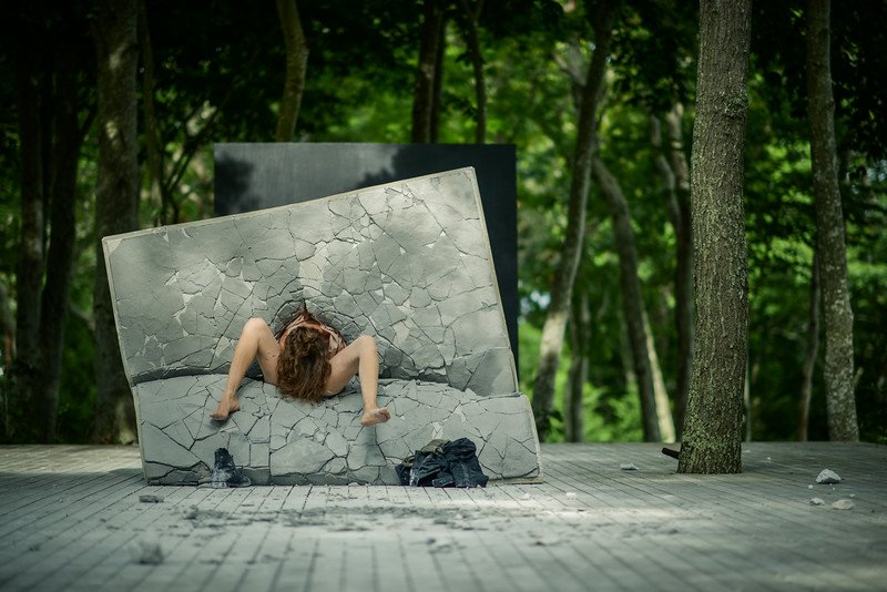 Η Νέα Υόρκη έκθαμβη μπροστά στον Σίσυφο-θραύσμα του Δημήτρη Παπαϊωάννου -Σπάνιας αισθητικής στιγμιότυπα από το Watermill [εικόνες] | iefimerida.gr 4