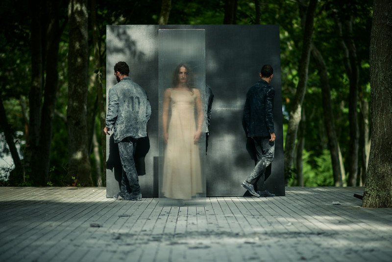 Η Νέα Υόρκη έκθαμβη μπροστά στον Σίσυφο-θραύσμα του Δημήτρη Παπαϊωάννου -Σπάνιας αισθητικής στιγμιότυπα από το Watermill [εικόνες] | iefimerida.gr 5