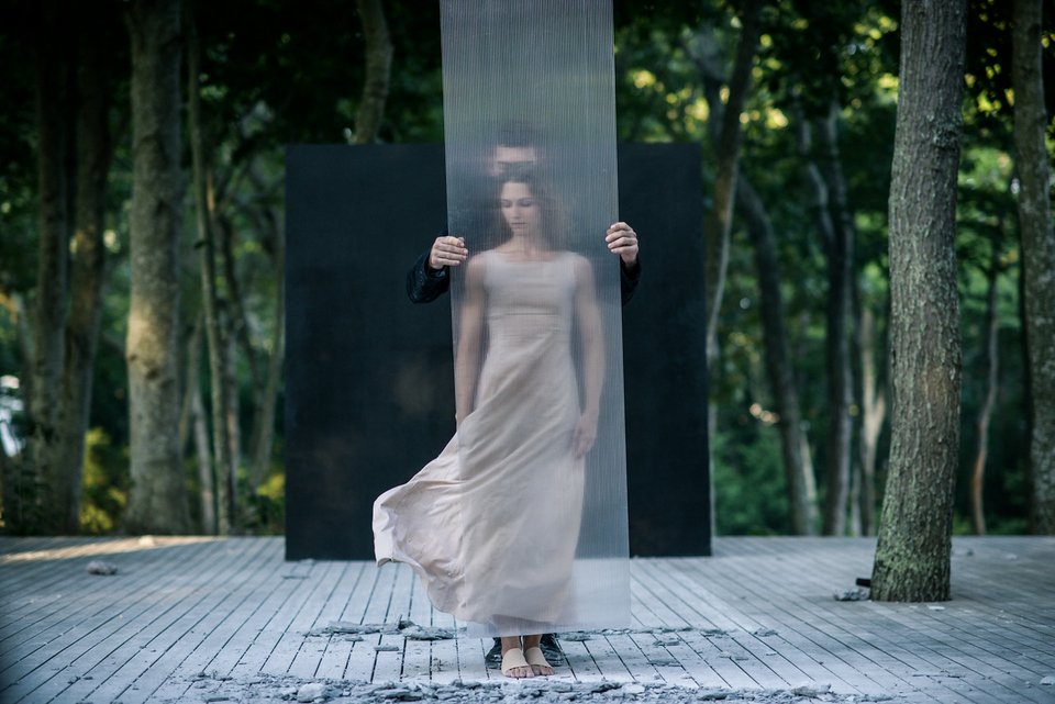 Η Νέα Υόρκη έκθαμβη μπροστά στον Σίσυφο-θραύσμα του Δημήτρη Παπαϊωάννου -Σπάνιας αισθητικής στιγμιότυπα από το Watermill [εικόνες] | iefimerida.gr 1