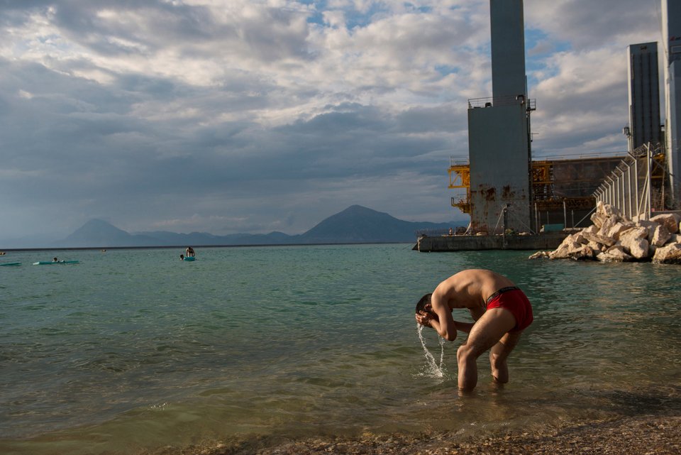 Ρεπορτάζ-γροθιά των New York Times για τους μετανάστες στην Πάτρα: Τους έταξαν παράδεισο, αλλά τους έστειλαν στην κόλαση [εικόνες] | iefimerida.gr 5